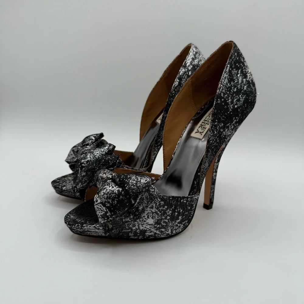Badgley Mischka Platform Peep Toes Metallic Silver-Black Bow Heels Size 7.5 M - Picture 13 of 16